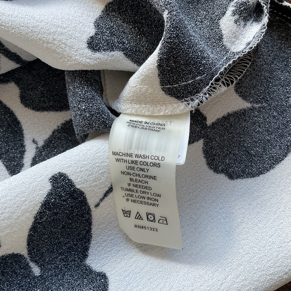 Vince Camuto top - Picture 10 of 10